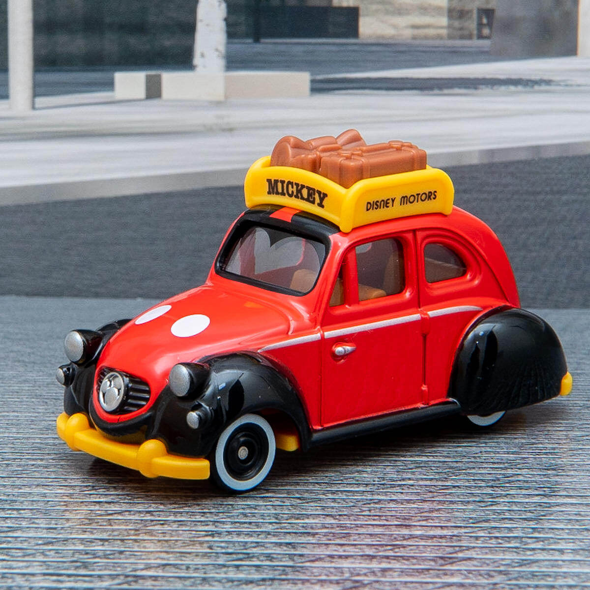 キャリアがついた新車種！タカラトミー ディズニーモータース