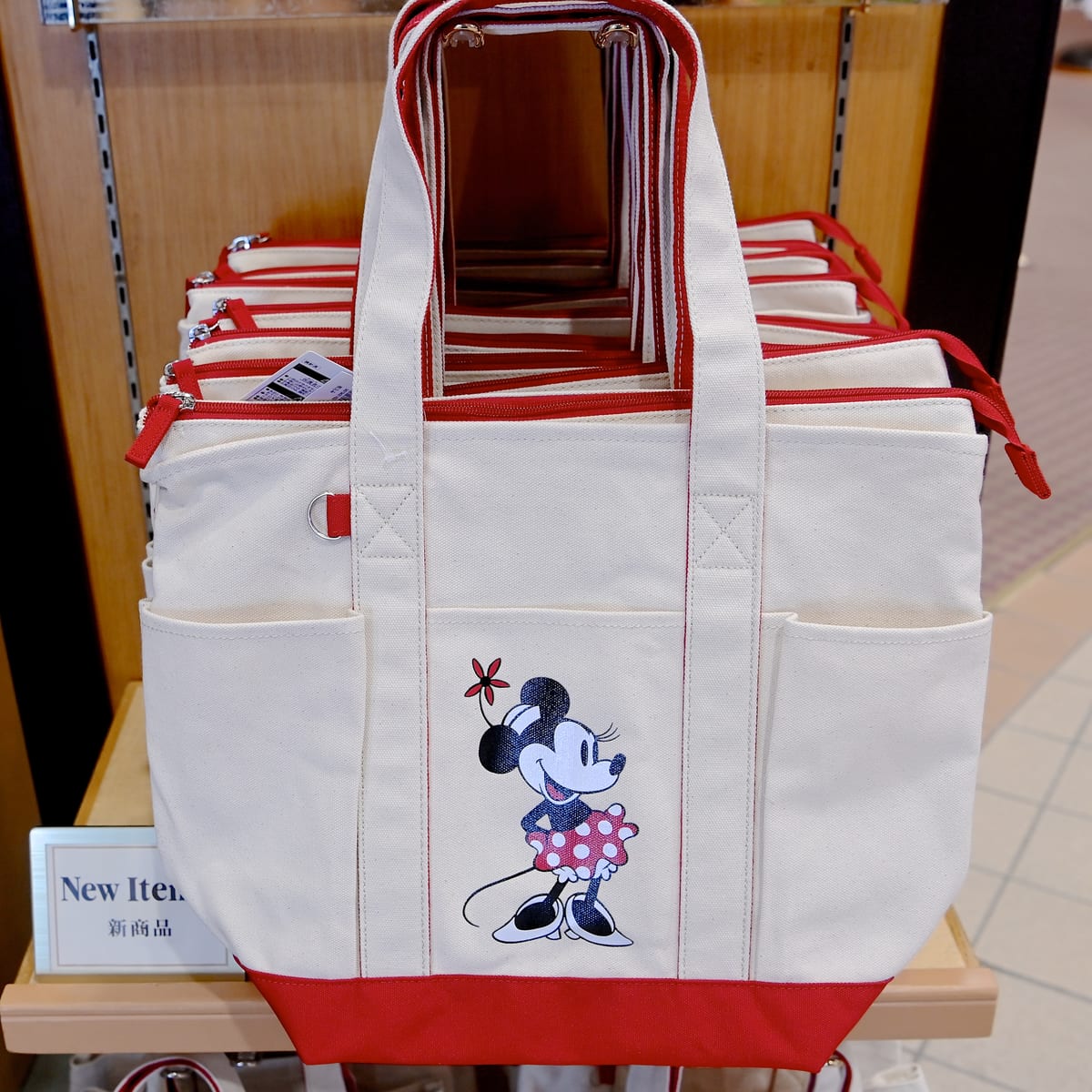 豊富なポケット＆Dカン付き！東京ディズニーランド ミッキー・ミニー