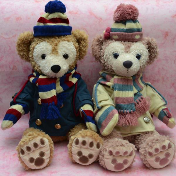 マフラーコスチュームのダッフィー&シェリーメイとグリーティング -