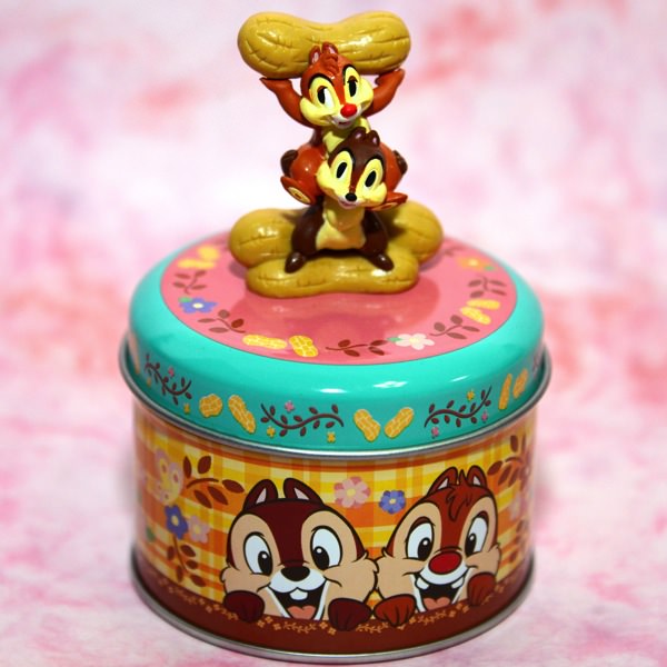 ディズニーランドで新作チップ&デール、ミッキーのお菓子のお土産 -