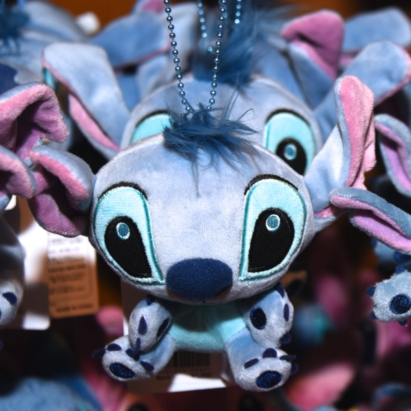 ぬいぐるみやペアグッズも☆ディズニーランドで買えるスティッチの