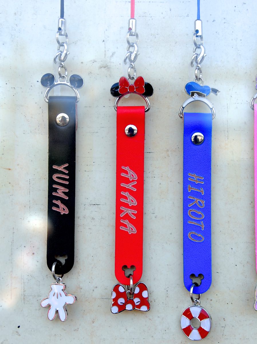 キャラクターモチーフが登場☆東京ディズニーランドのレザーストラップ