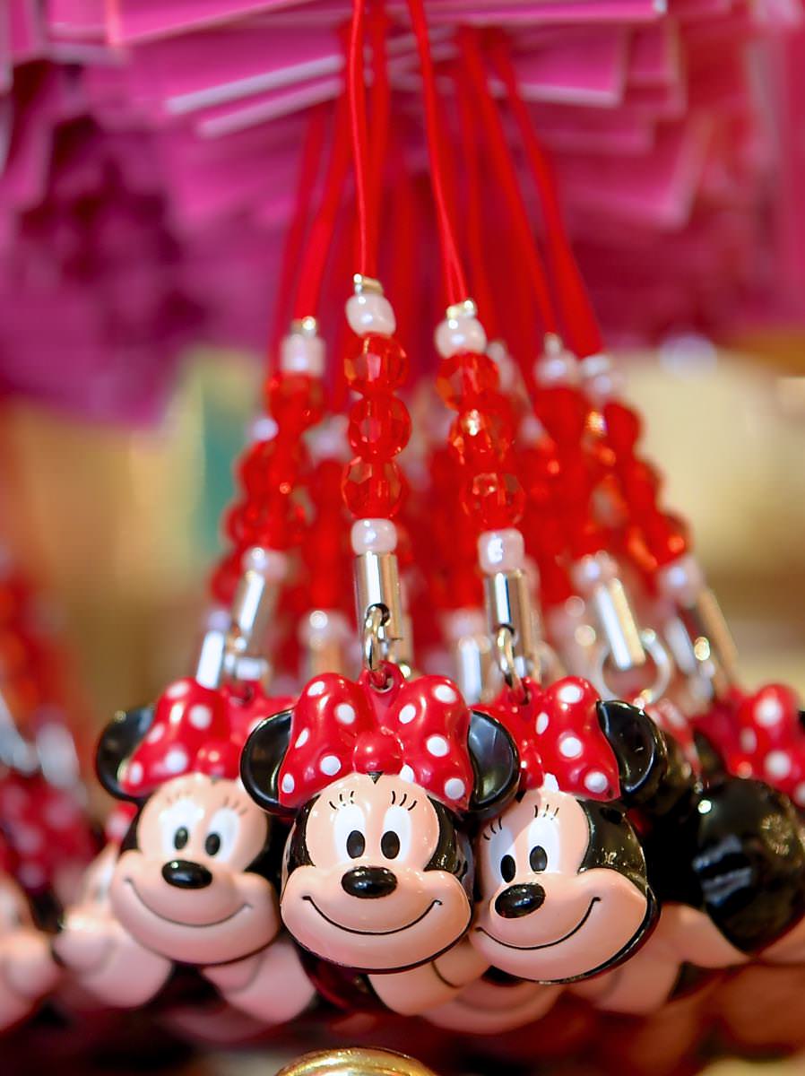 ピクサーキャラも豊富！東京ディズニーランド すず付きストラップ -