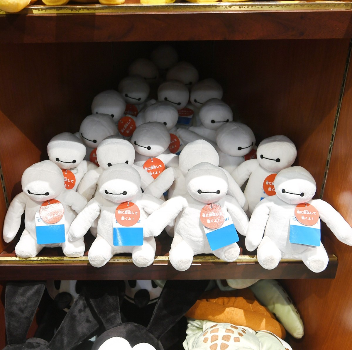 ふわふわに癒やされる！東京ディズニーランド“ベイマックス”ぬいぐるみ