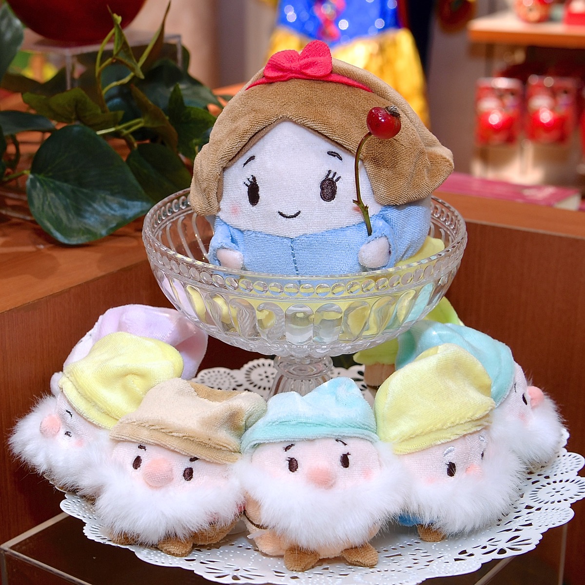 白雪姫と7人のこびとが勢揃い！Disney ufufy(ウフフィ)『白雪姫