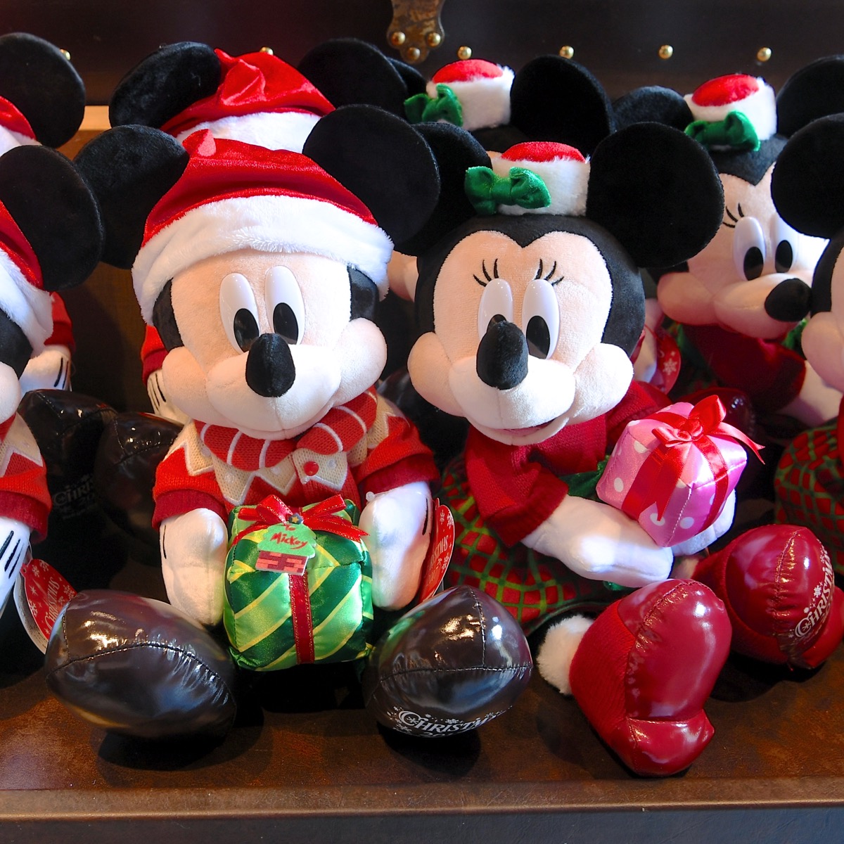 ディズニー・ギフト・オブ・クリスマス」デザイン！東京