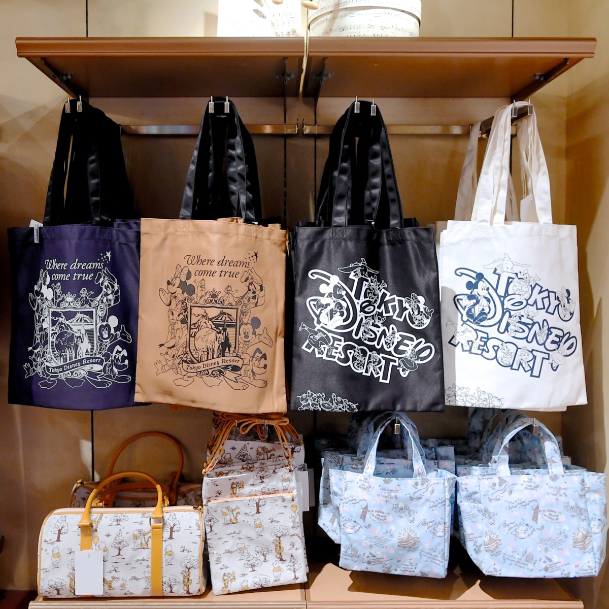 お手頃価格が魅力！東京ディズニーランドのトートバッグ -