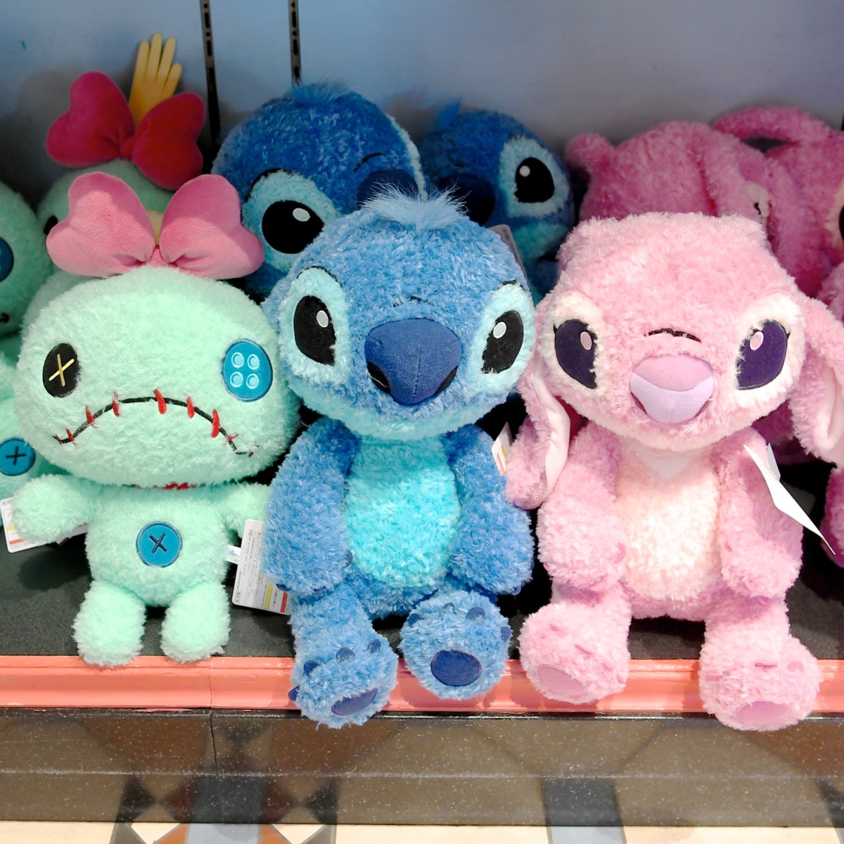 スクランプも登場！東京ディズニーランド『リロ＆スティッチ』ぬいぐるみ -