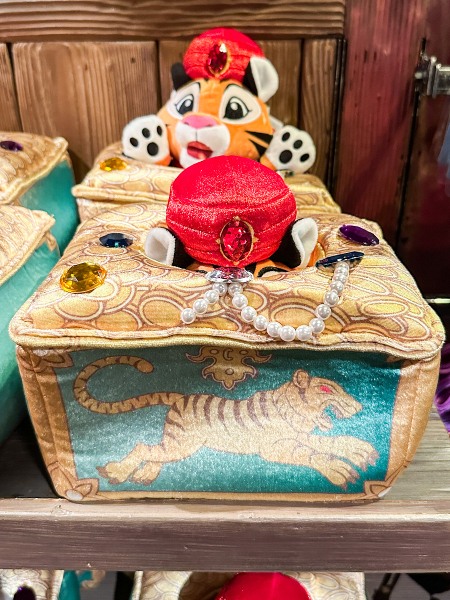 宝箱から飛び出すチャンドゥ！東京ディズニーシー「シンドバッド