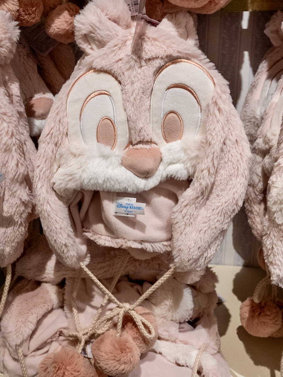 やさしいカラーで登場！東京ディズニーランド チップ＆デール身につけ