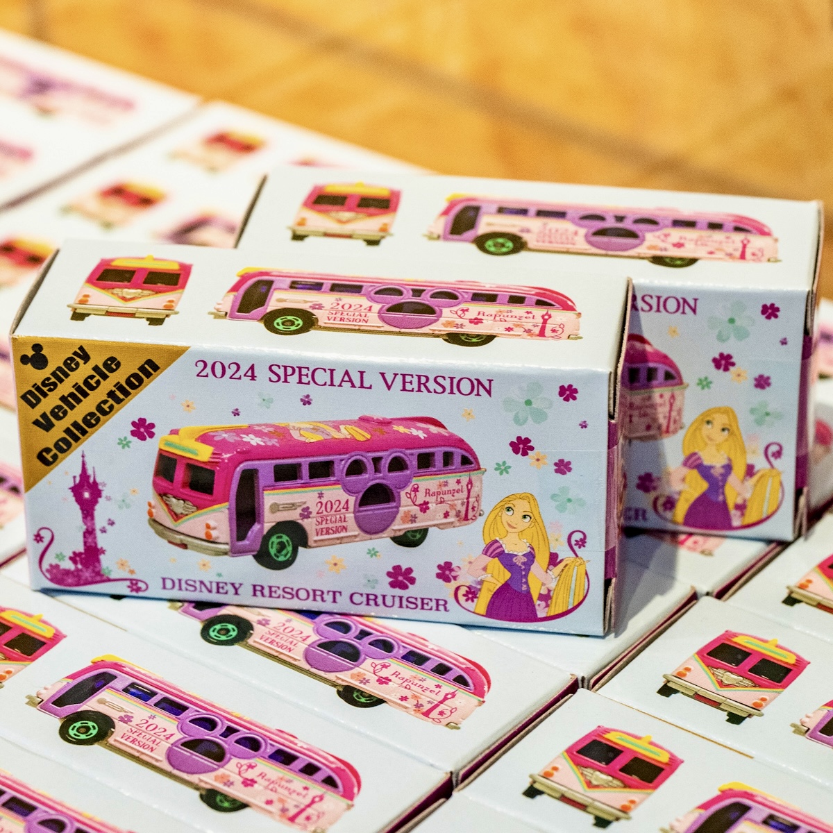 新品未開封 ディズニー トミカ リゾートクルーザー 卯年 2023年 タカラ