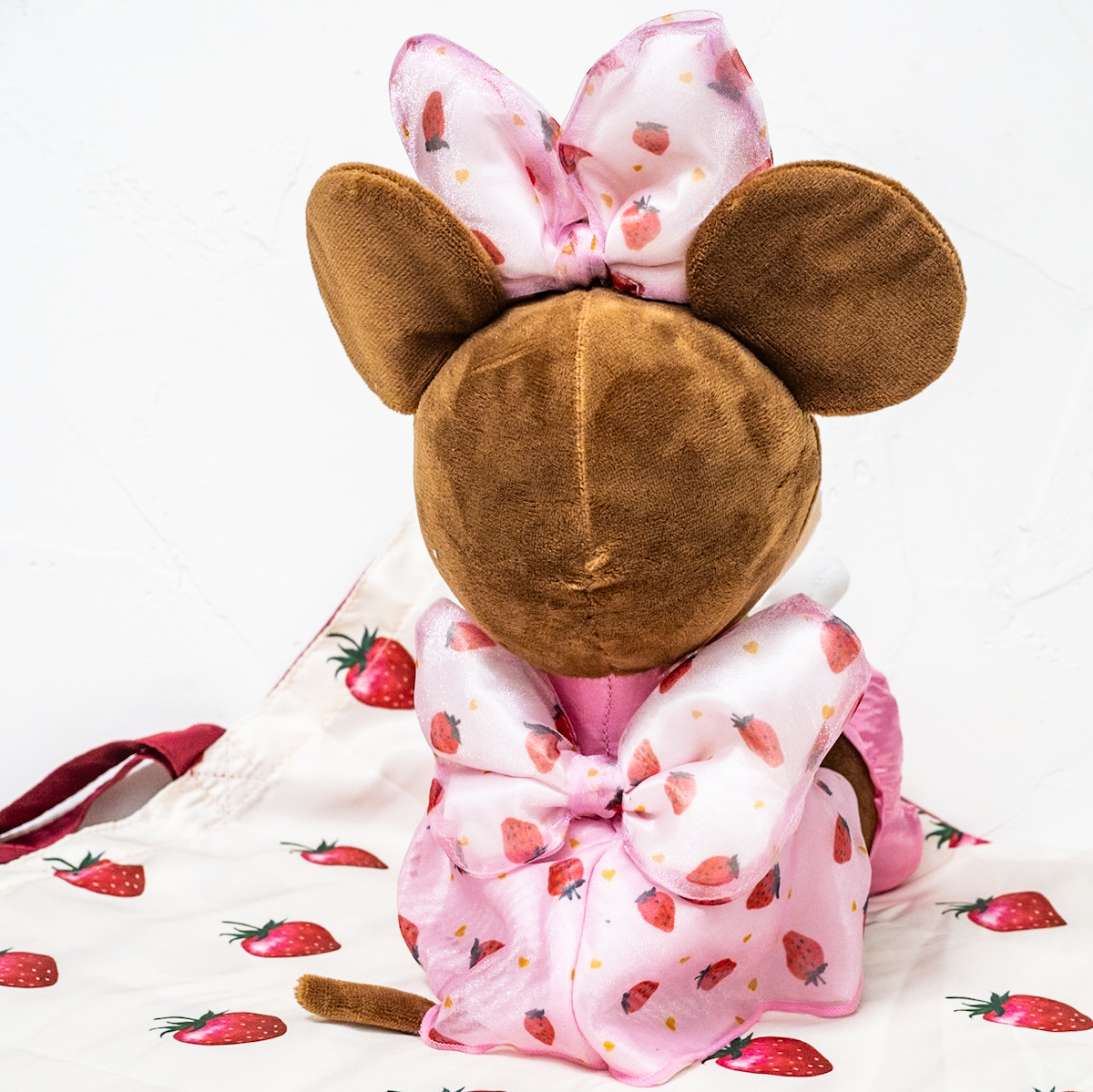 ミニー・マリー・チップ＆デールといちごデザイン！ディズニーストア