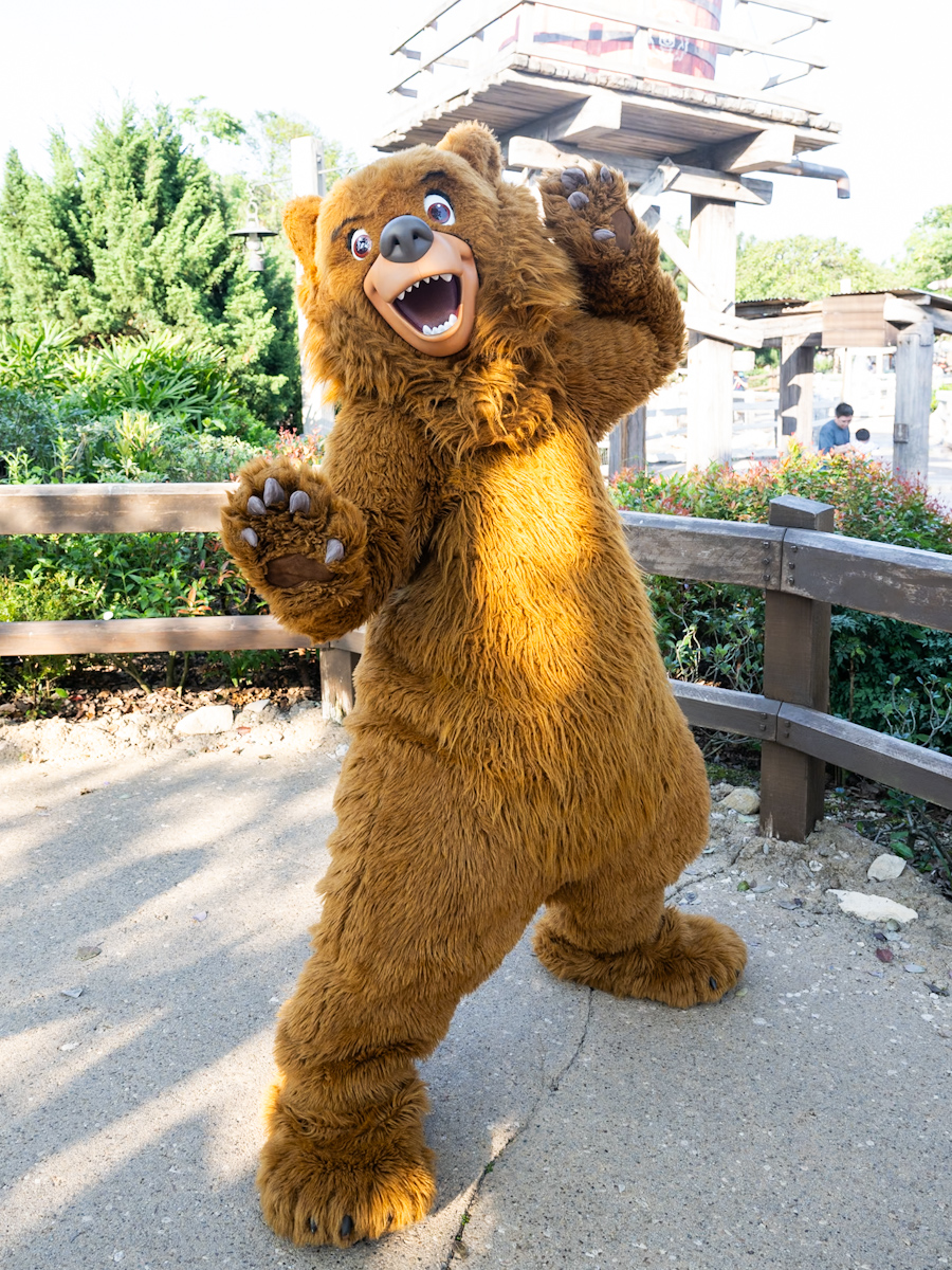 キナイ＆コーダに会える！香港ディズニーランド／グリズリー・ガルチ