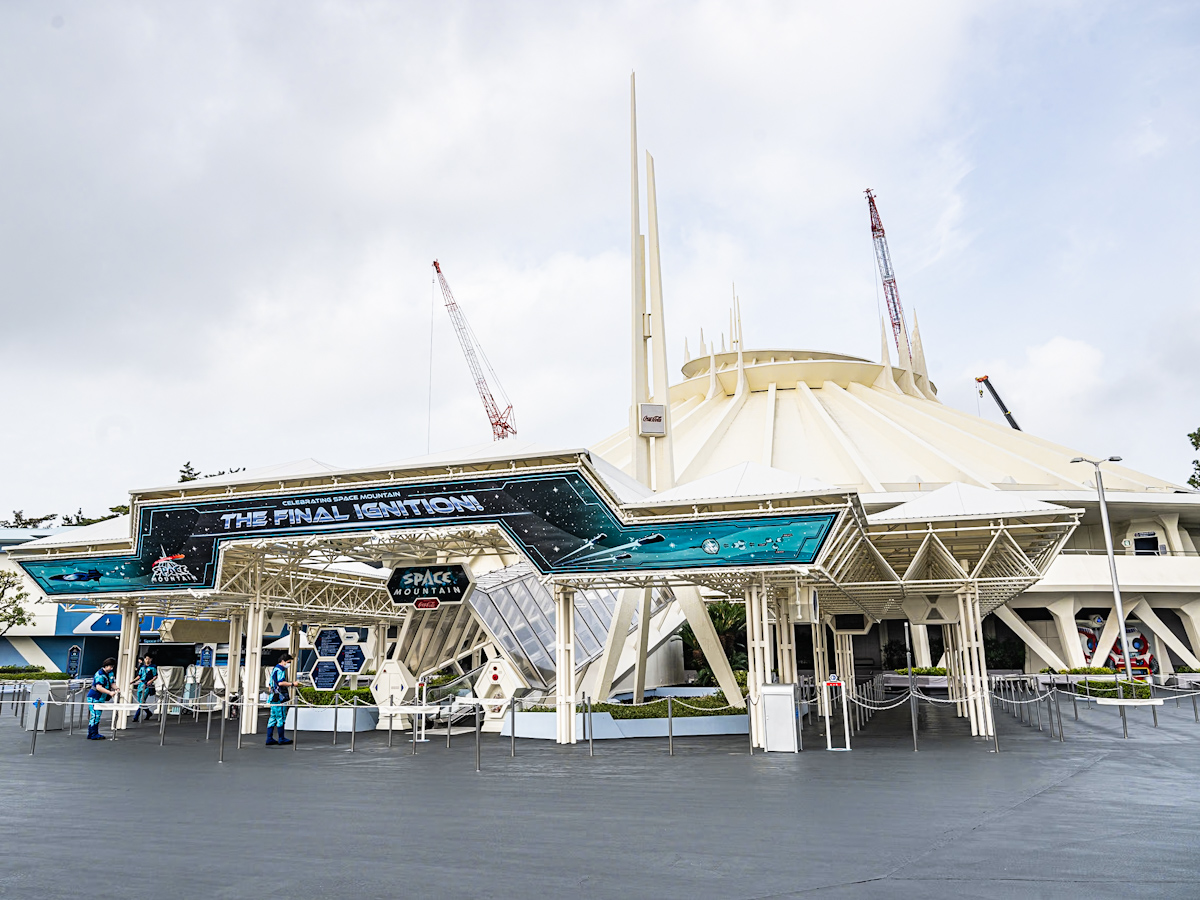 宇宙服を着たミッキーも！東京ディズニーランド「セレブレーティング