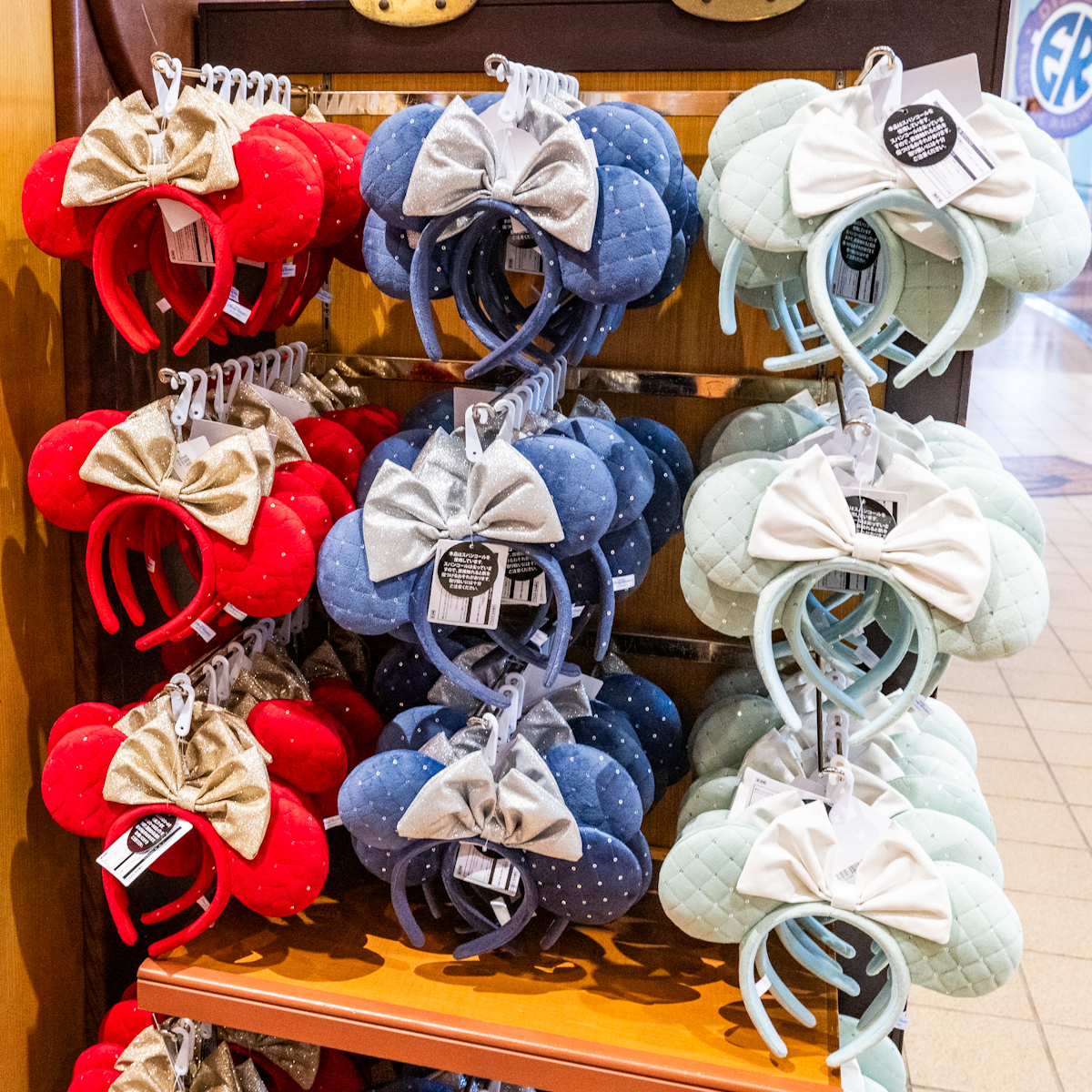 レッド、グリーン、ブルー！東京ディズニーランド ミニーカチューシャ -