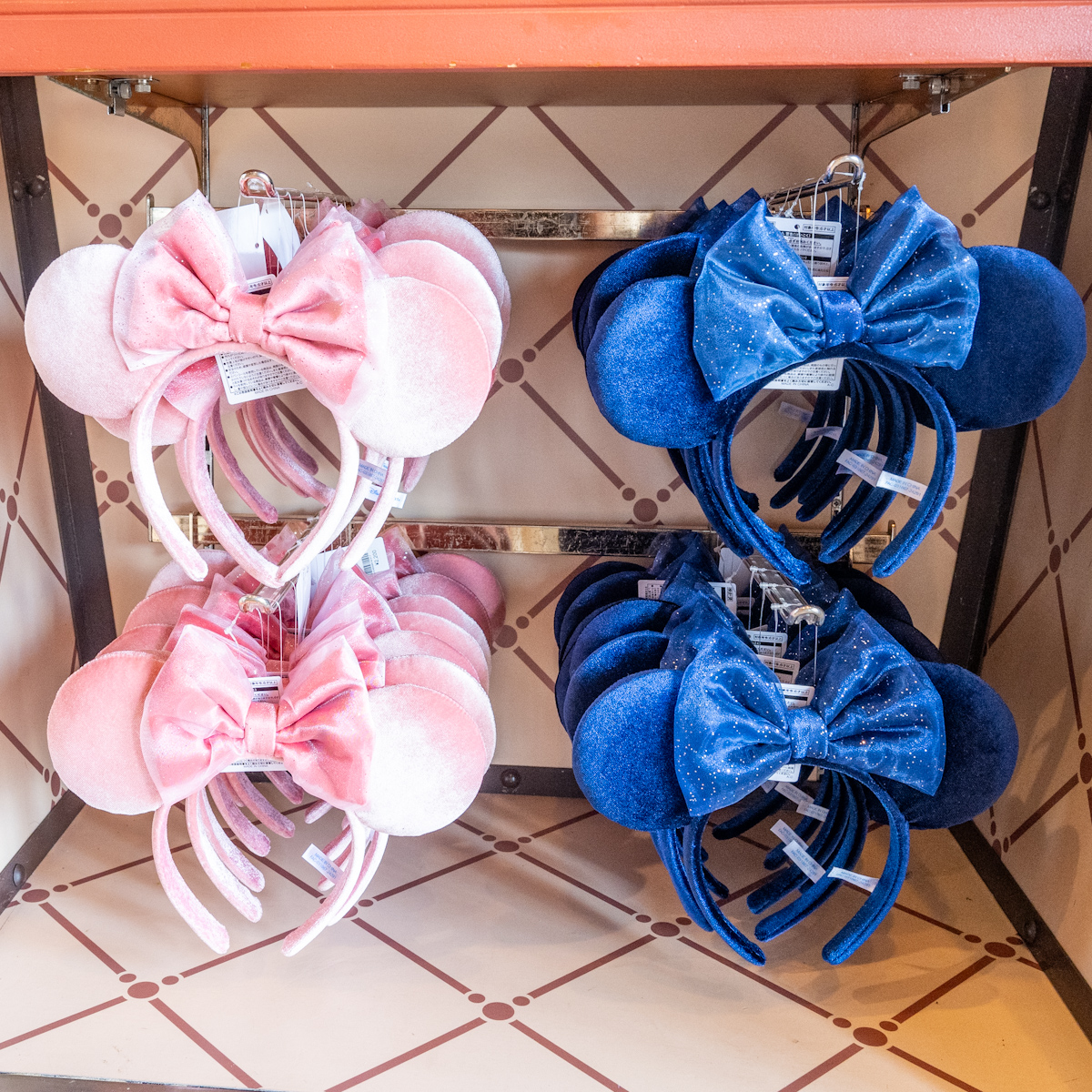 ピンク・ネイビーのリボンデザイン！東京ディズニーランド ミニー