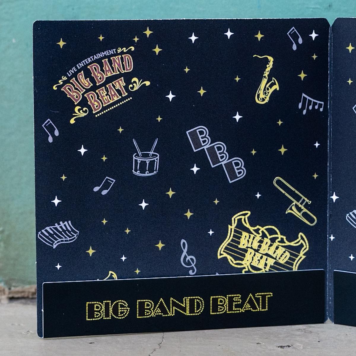 付属のキャラクター写真が毎月変わる！東京ディズニーシー「We Love