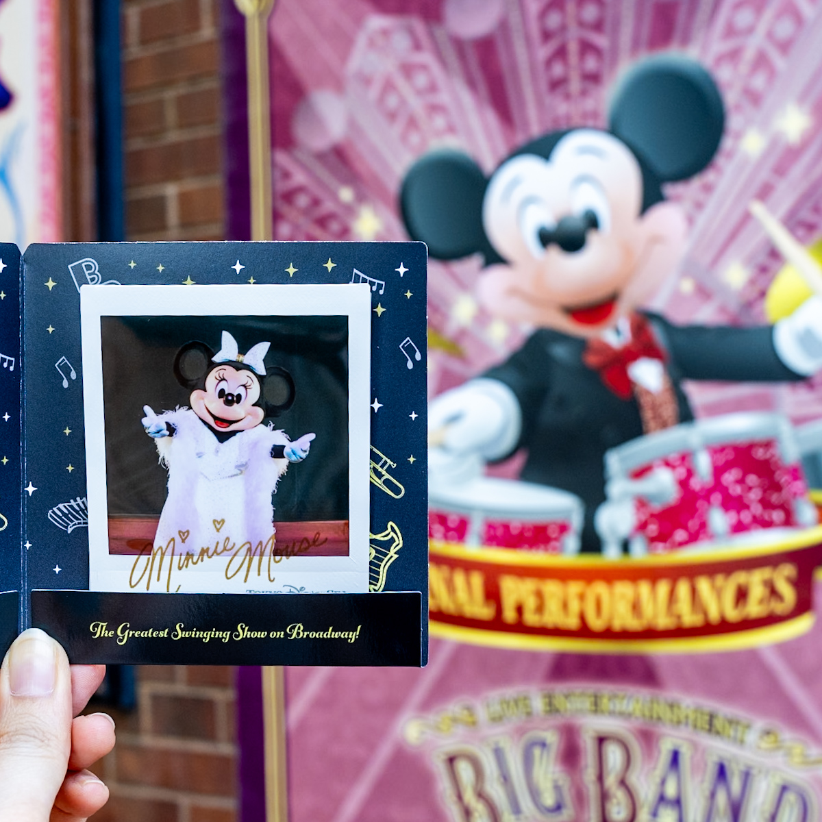 付属のキャラクター写真が毎月変わる！東京ディズニーシー「We Love