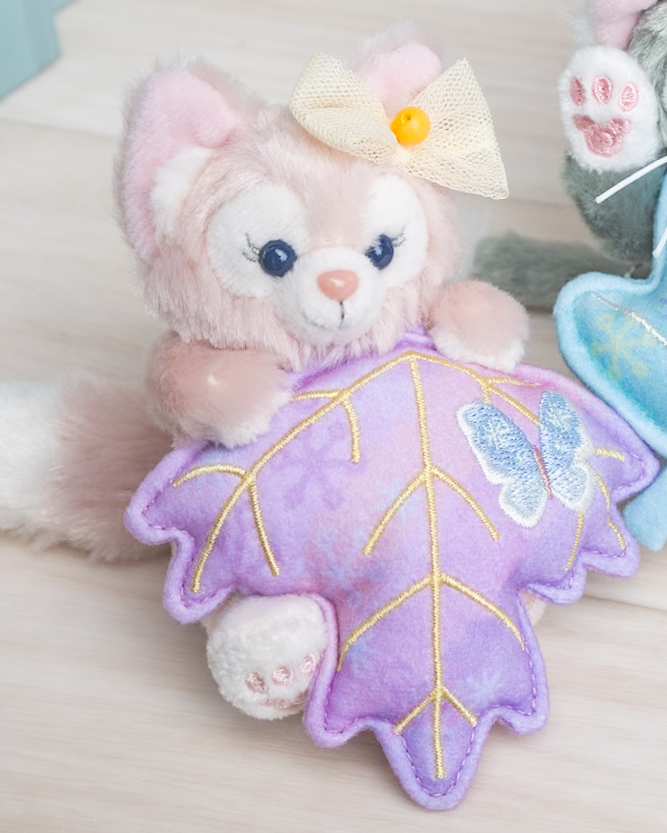 落ち葉を抱えた7人！東京ディズニーシー“ダッフィー＆フレンズの