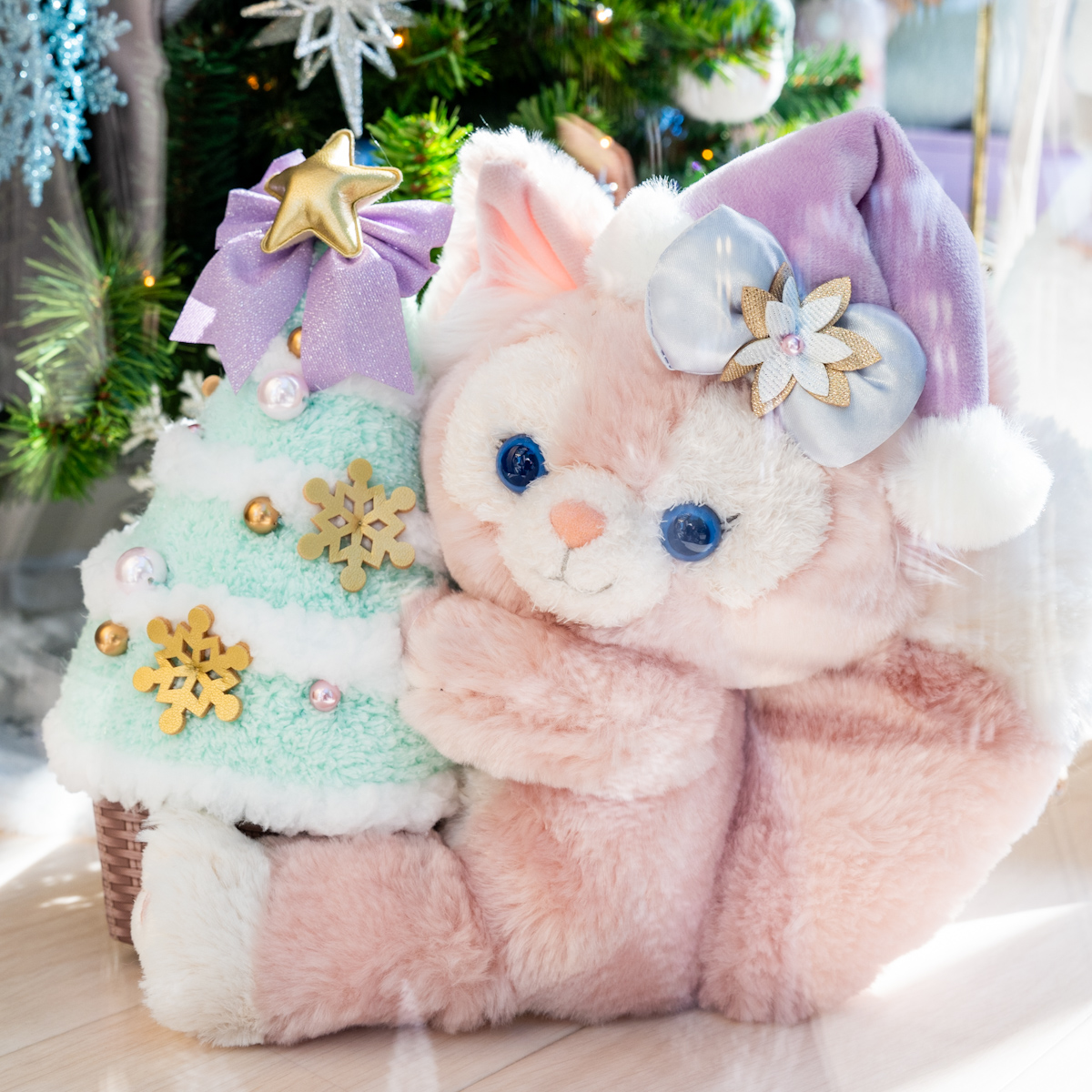 雪だるまやクリスマスデザイン！東京ディズニーシー”ダッフィー