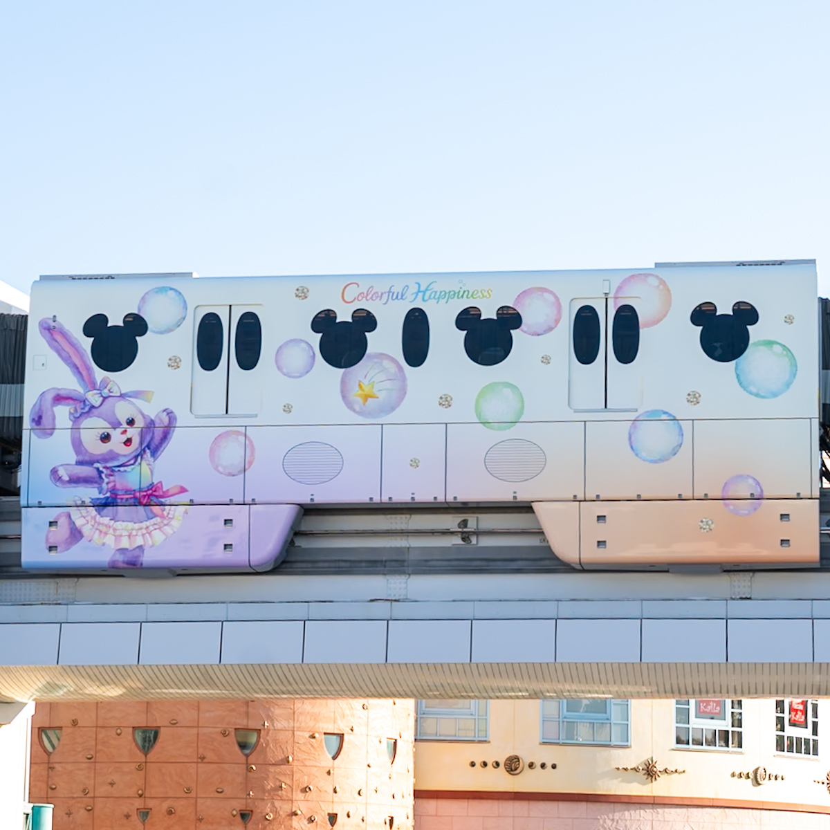 ふわふわカラフルな座席シート！ディズニーリゾートライン「ダッフィー