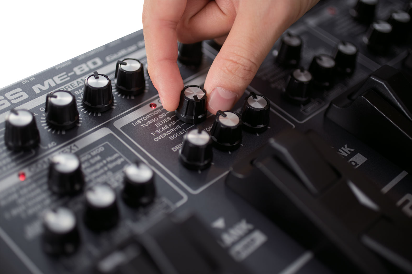 BOSS ME-80マルチエフェクター使いやすさと音の良さで人気高騰、今