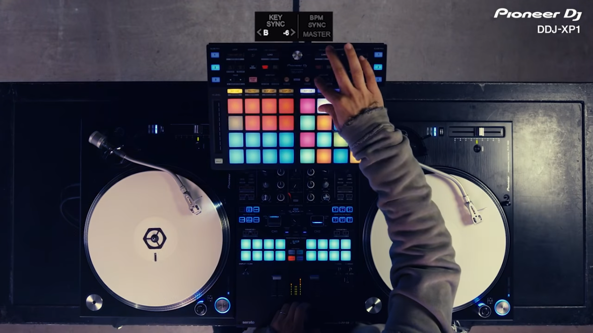 Pioneer / DDJ-XP1】ダイナミックな演奏を可能にするx32のパッドを搭載