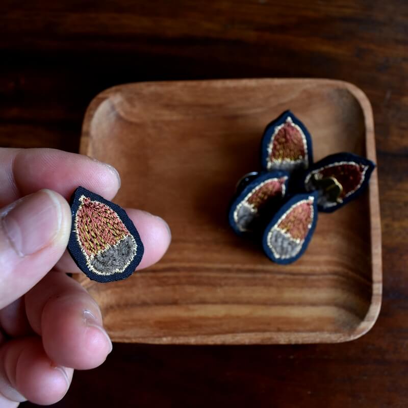 ドングリ［Ladies&Gentleman］刺繍ピンブローチ｜mimi刺繍｜東京