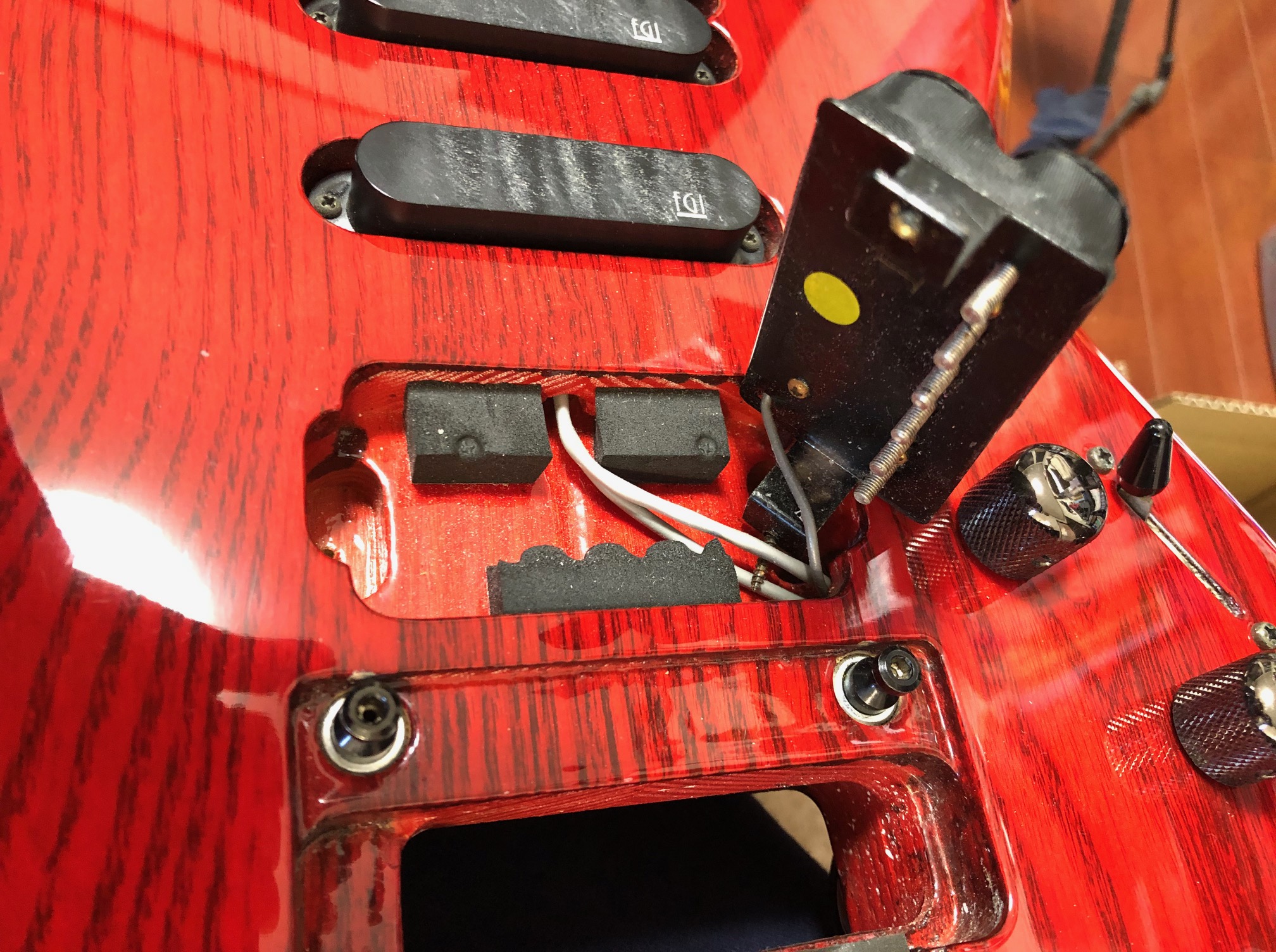 FERNANDES FR-85S（サスティナー搭載エレキギター） リヤピックアップ