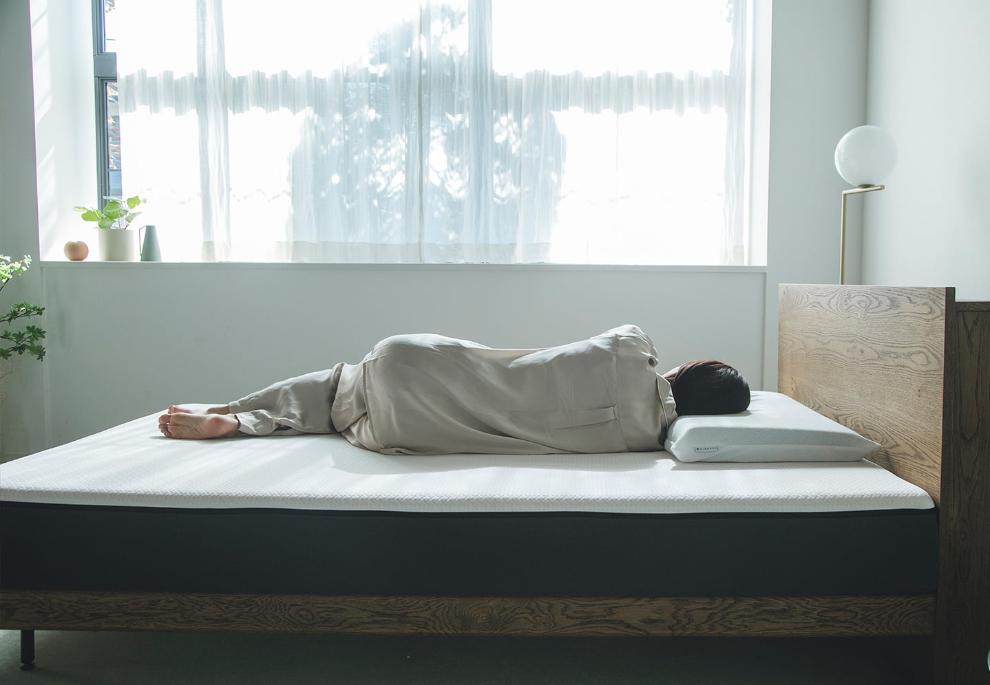 ミネルヴァマットレスプラスは高弾性素材で寝返りと起き抜けの身体を