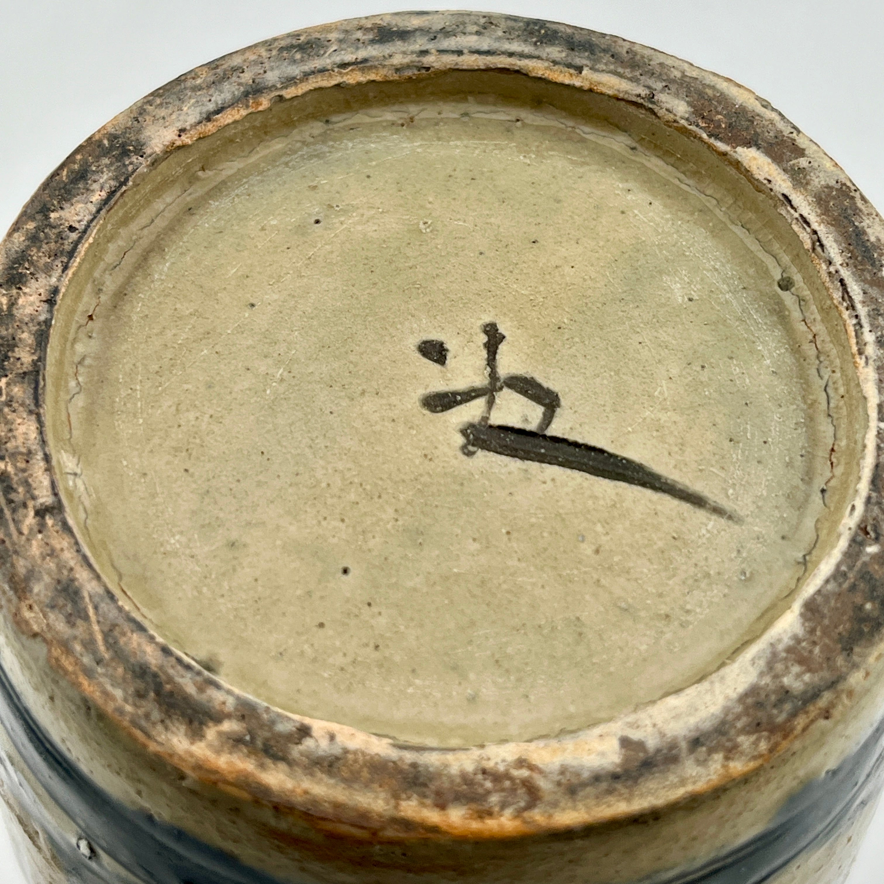 壺屋焼 人間国宝 金城次郎作 海老魚文長徳利 – 生活民芸 なかむた