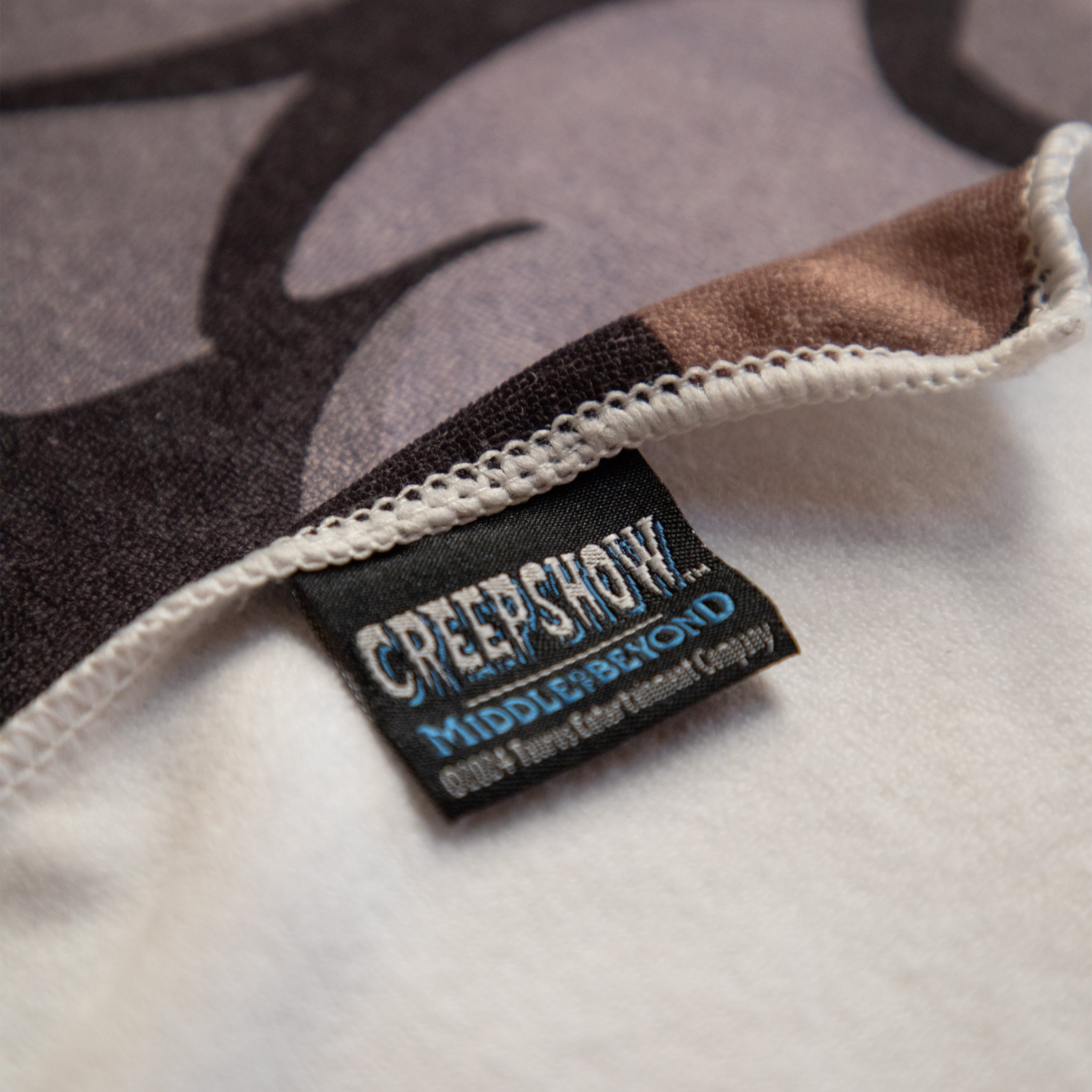 Creepshow Fluffy The Crate Beast Lightweight Beach Towel – Middle