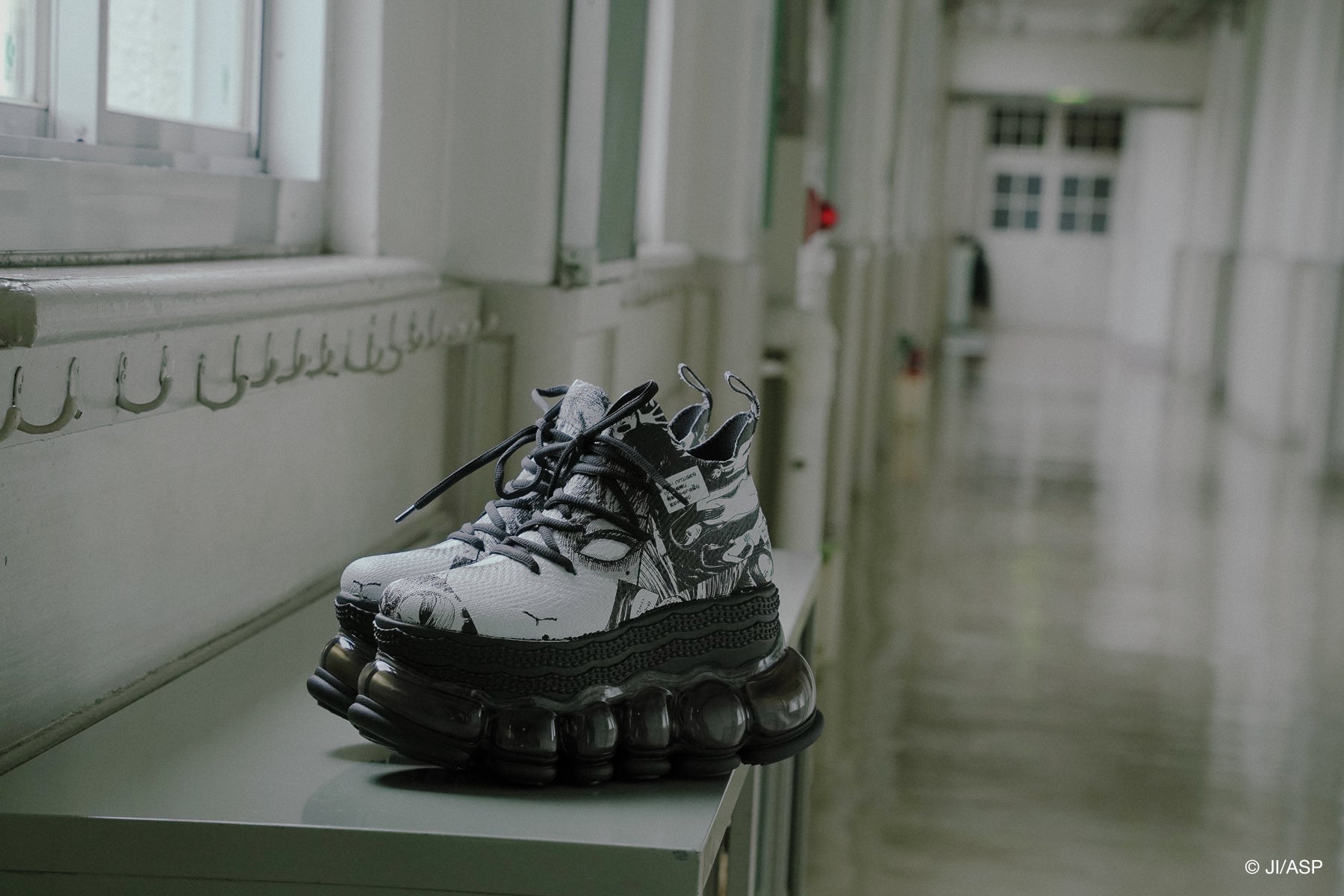 伊藤潤二 × MIKIOSAKABE – MIKIOSAKABE & JennyFax（ミキオサカベ