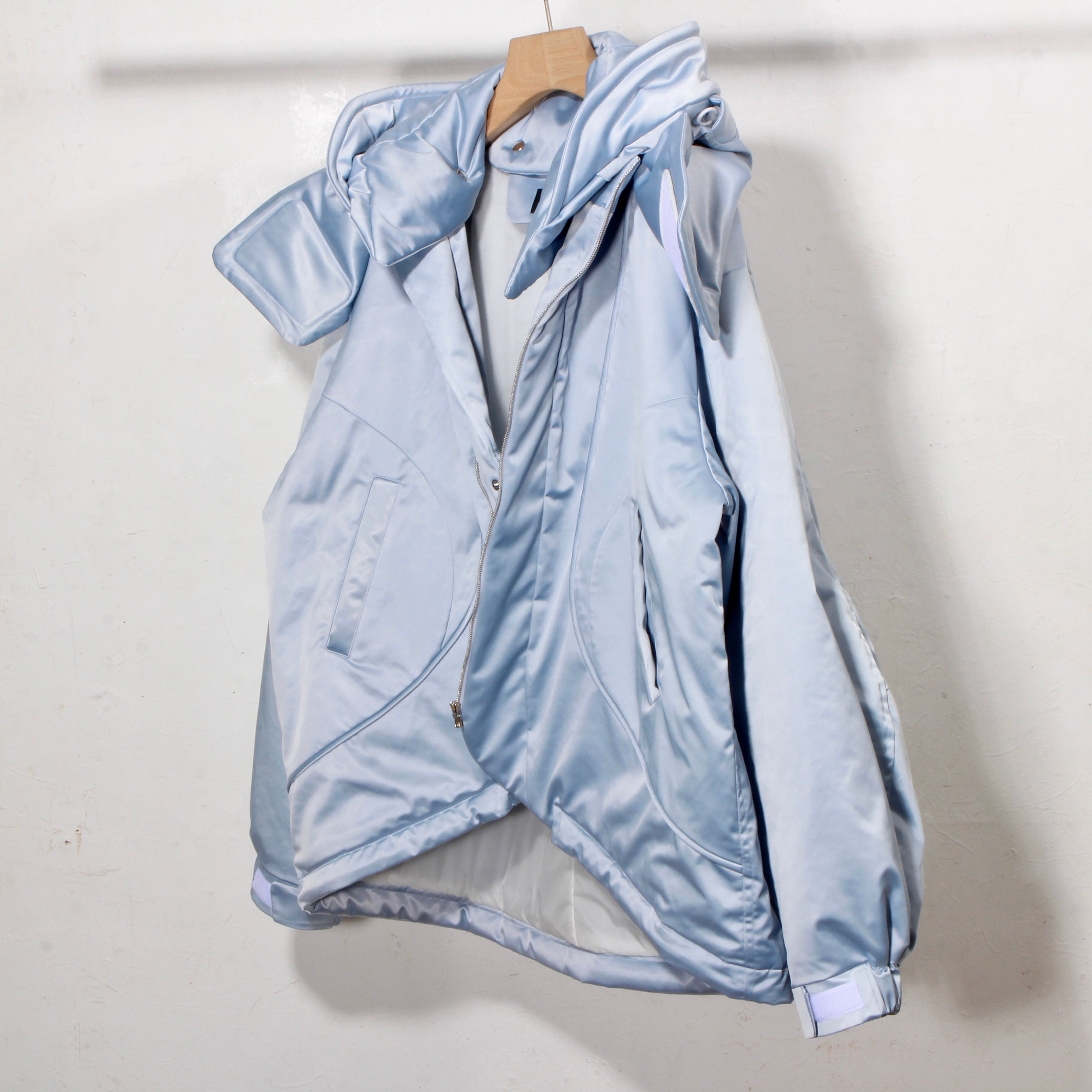 シェルターコート:round model / セルリアンシルバー – MIKIRIHASSHIN