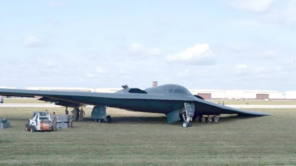 1機2700億円のB-2戦略爆撃機が緊急着陸して破損 | ミリレポ