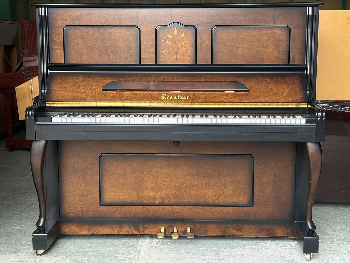 中古ピアノ KREUTZER（クロイツェル）KE605 CUSTOM | 未来ピアノ