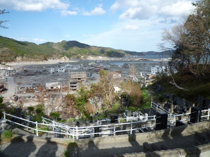 津波後の新しいはじまりと素景 ──大槌町赤浜. New beginnings and