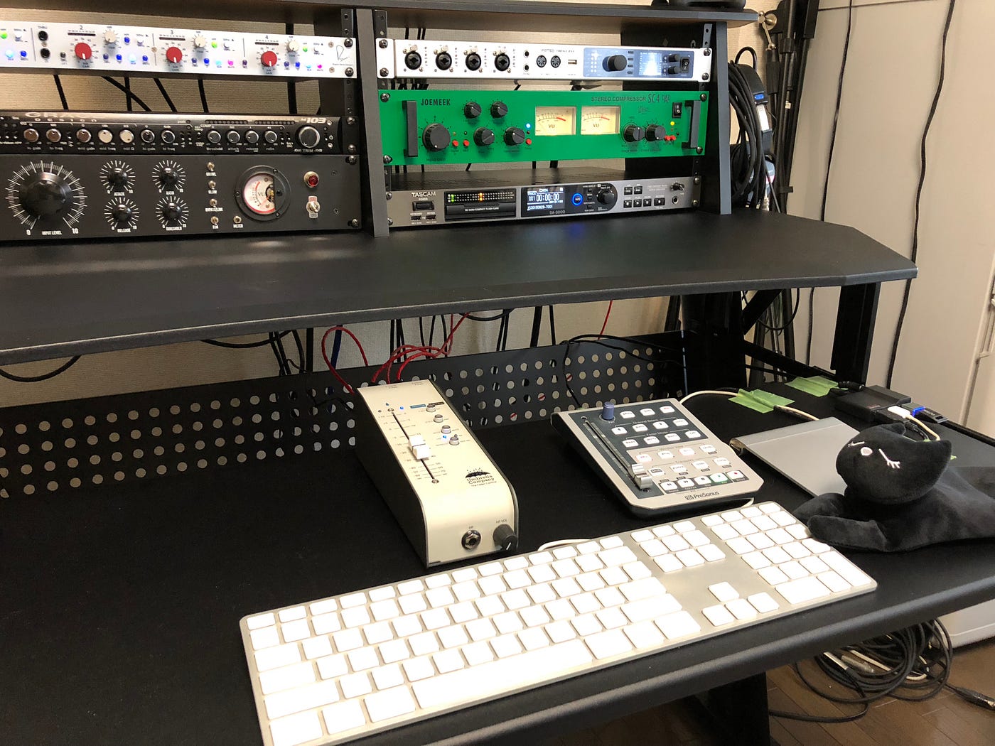 Pro Style KWD-100. 念願のDTMデスクを導入した。購入して一ヶ月以上