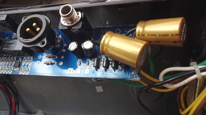 BEHRINGER(ベリンガー)のコンプMDX2200の改造方法を紹介 | Mitchie Mの