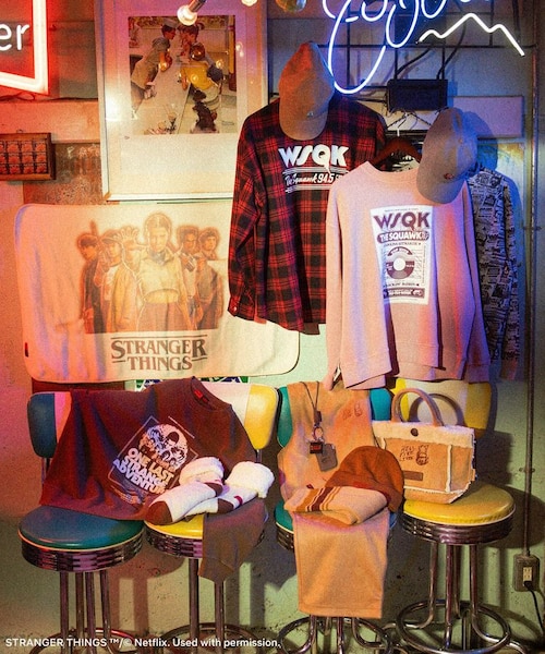 □STRANGER THINGS×MINNETONKA フリースブランケット｜グリーン