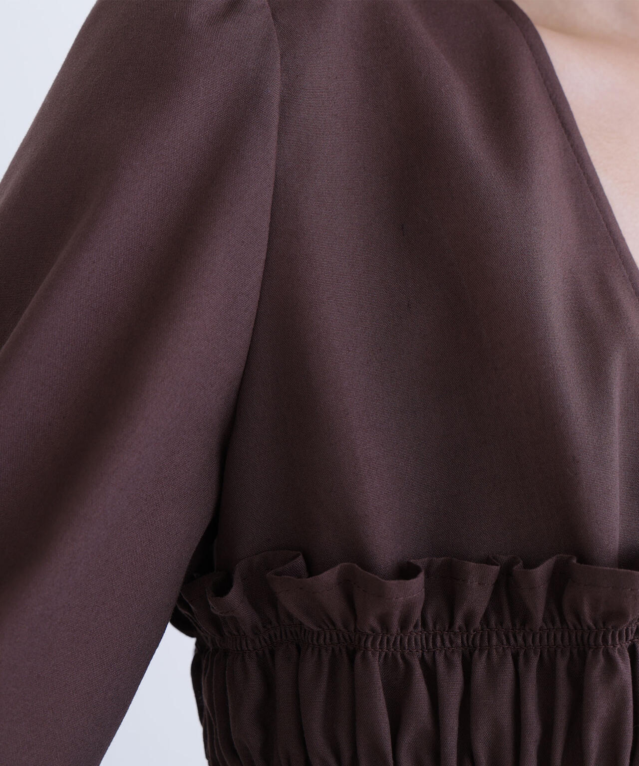 Vネックシャーリングペプラムブラウス | NATURAL BEAUTY BASIC