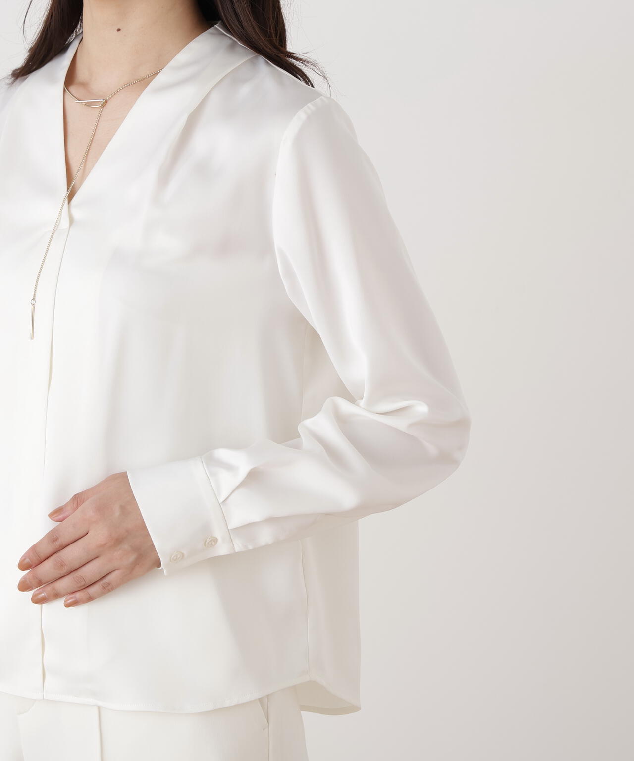 チェーンネックレス付ブラウス | PINKY&DIANNE（ピンキー&ダイアン