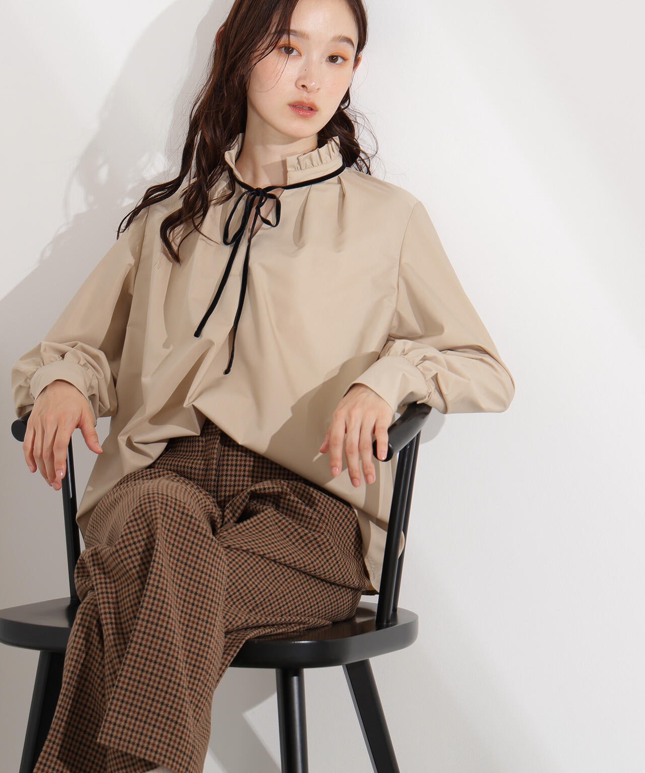 岸本セシルさん着用】ベロアリボンスキッパーブラウス | N. Natural