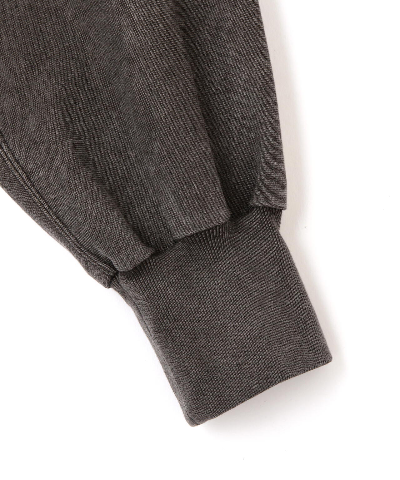 YLEVE / OPEN END COTTON PIGMENT DYE PULL OVER | YLÈVE（イレーヴ