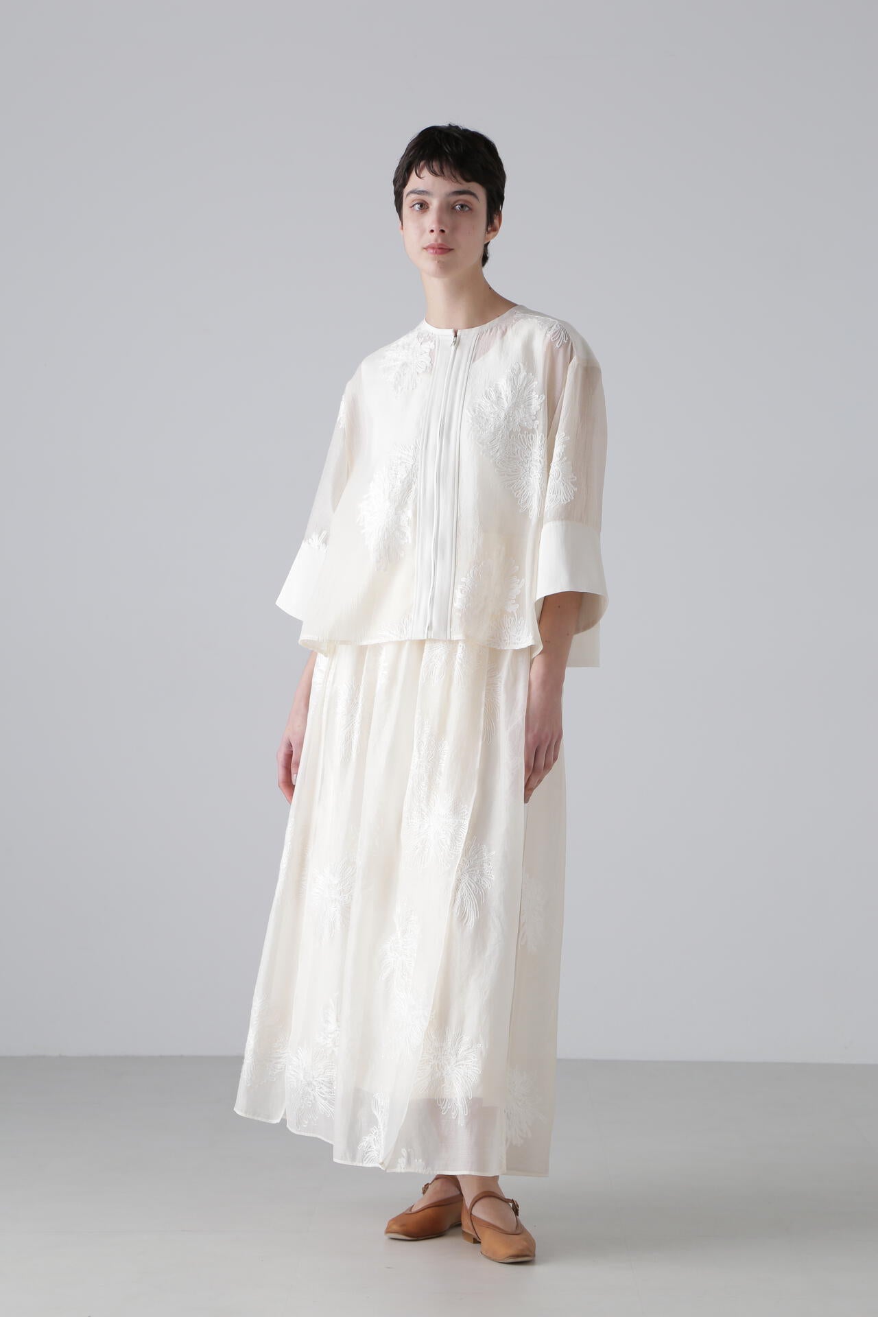 シアーエンブロイダリースカート | ADORE（アドーア） ｜【公式】通販