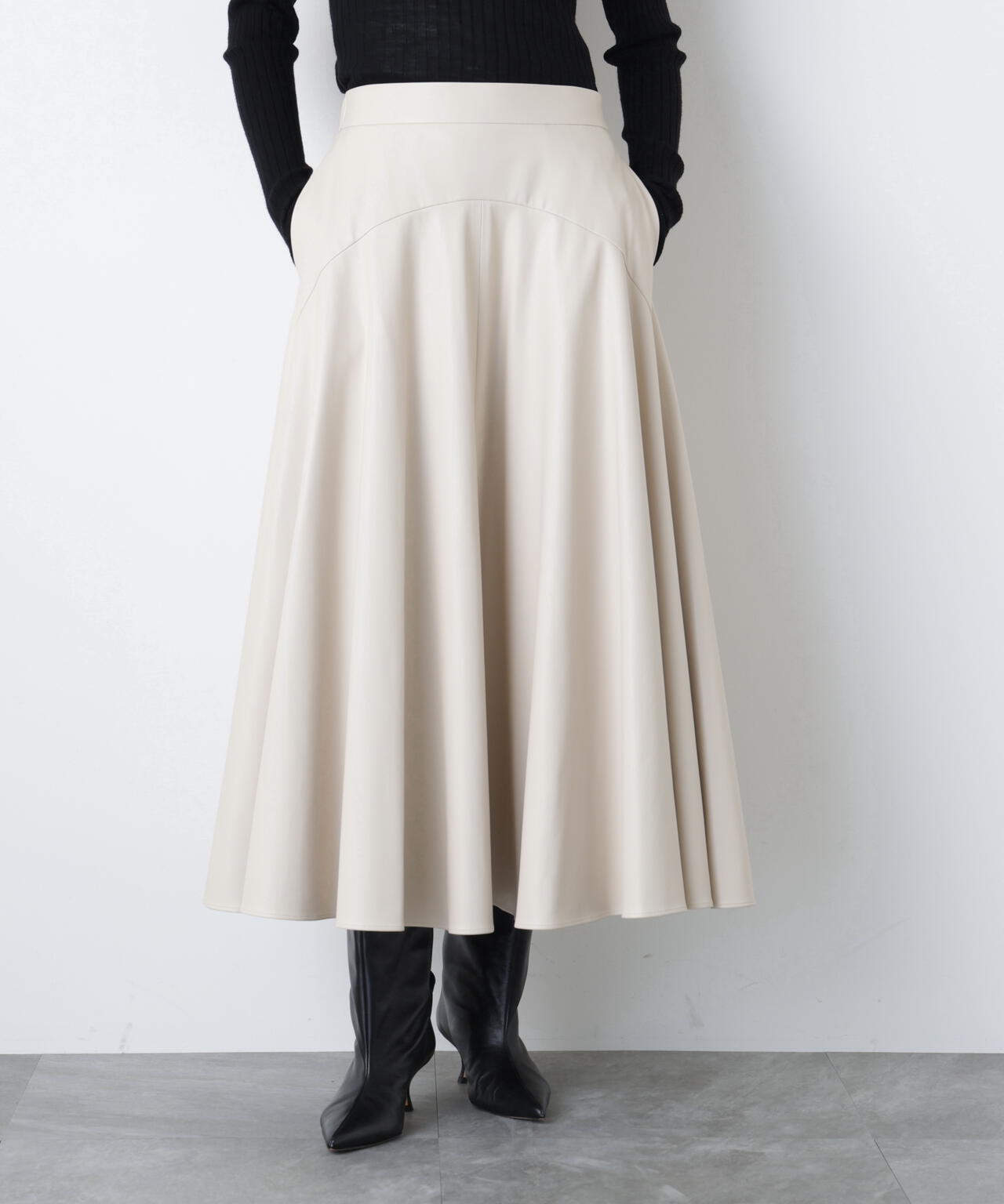 レザーライクフレアスカート | hLM（エイチエルエム） ｜【公式】通販