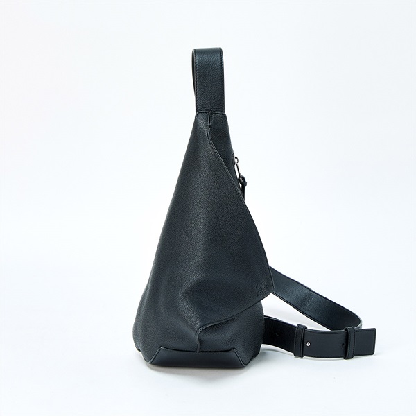 LOEWE アントン スリングバッグ クロスボディバッグ ブラック シルバー