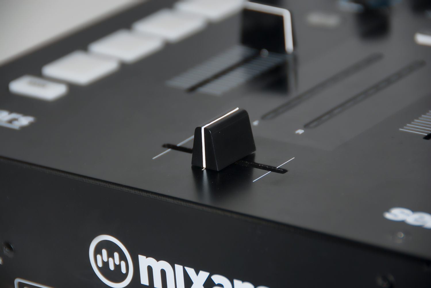 Mixars DUO MkII - Professional Serato Mixer