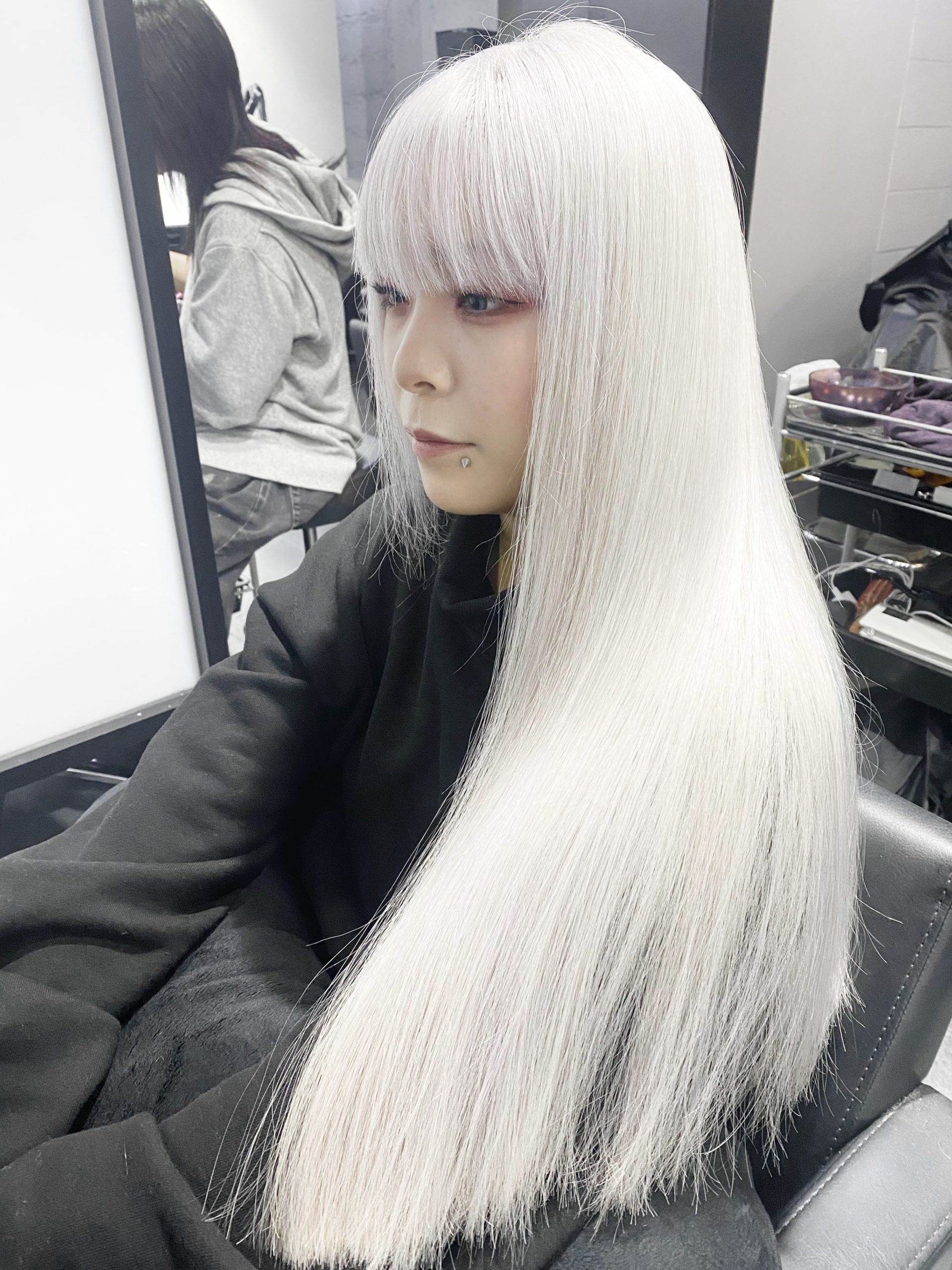 ダメージ少なくホワイトに】ブリーチ1回でできる白、ハイトーンの