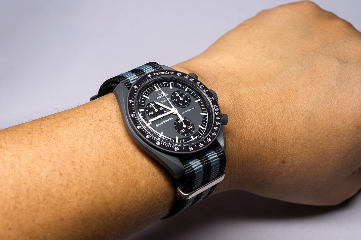 ムーンスウォッチを NATO ベルトに交換 | b's mono-log